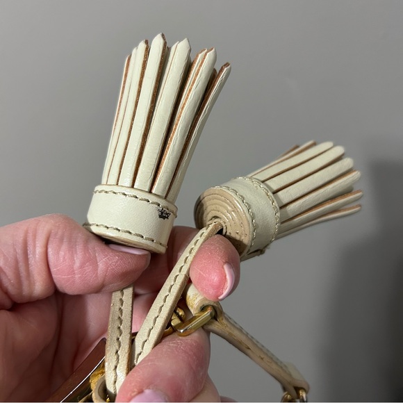 Burberry Cream Leather Tassel Chain crossbody bag - Picture 6 of 8